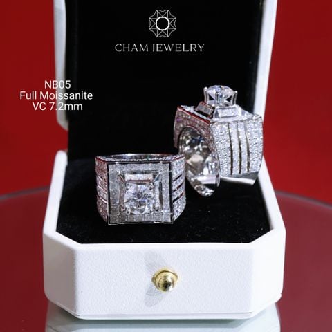 Nhẫn Nam NB05 CHAM JEWELRY, Chủ 7.2mm Full Moissanite Cao Cấp (Barcode CHNM2).