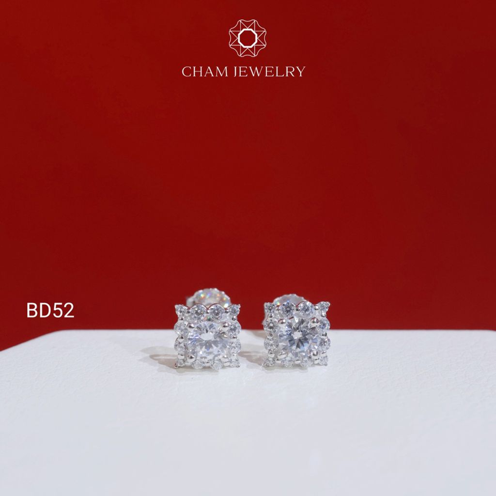 Hoa Tai BD52 CHAM JEWELRY, Hoa Tai Xoàn Vuông Tia Chủ 4.0mm (Barcode TBD1675).