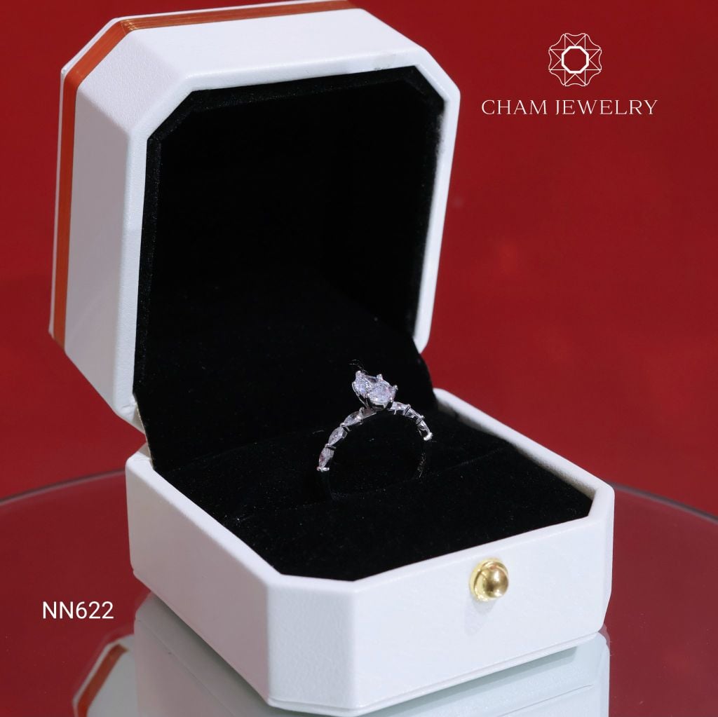 Nhẫn NN622 CHAM JEWELRY, Chủ 5x10mm (Barcode NNNH41).