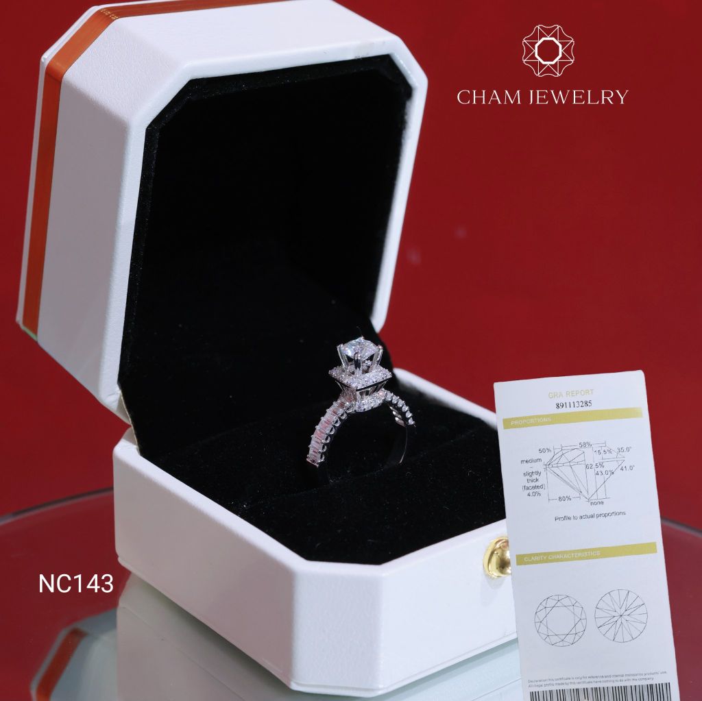 Nhẫn NC143 CHAM JEWELRY, Full Đá Moissanite Chủ 5.4mm (Barcode OHN14)