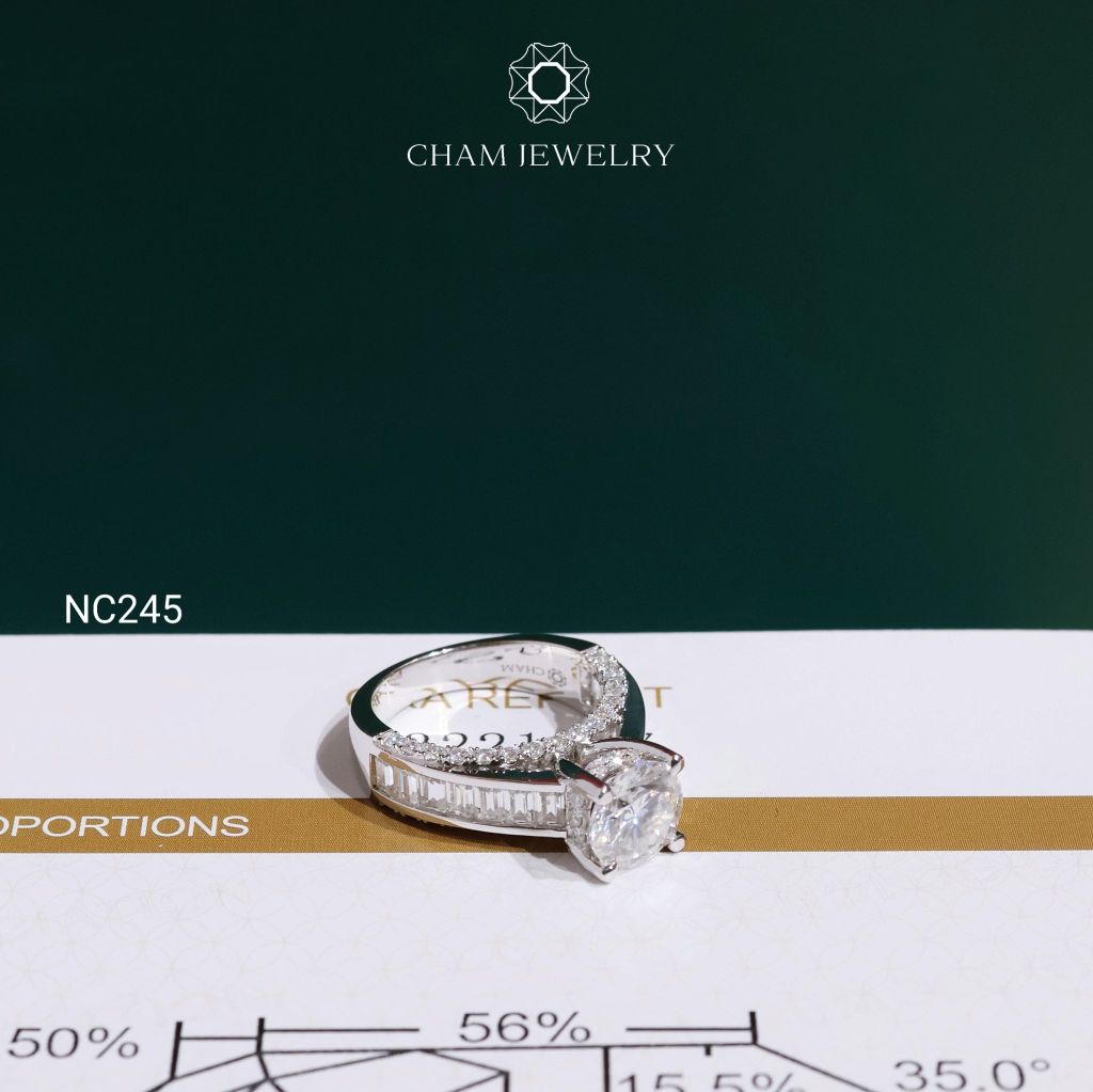 Nhẫn NC245 CHAM JEWELRY, Full Moissanite Chủ 7.5mm (Barcode OCNN52)