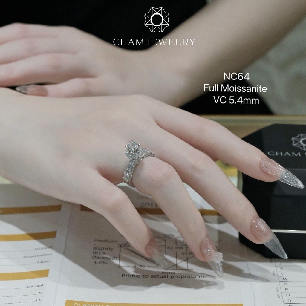Nhẫn NC64 CHAM JEWELRY, Full Kim Cương Moissanite, Chủ 5.4mm (Barcode ONNU86)