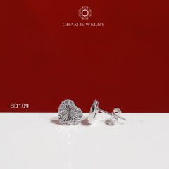 Hoa Tai BD109 CHAM JEWELRY , Hoa Tai Trái Tim Chạm Máy Viền Đá ( TBD1422).