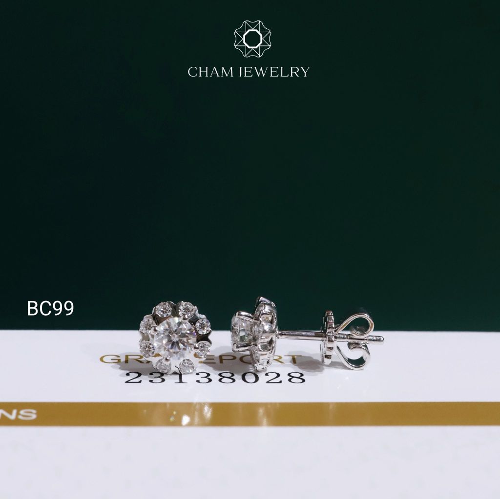 Hoa Tai BC99 CHAM JEWELRY, Hoa Tai Full Moissanite Chủ 4.5mm (Barcode OCB26)