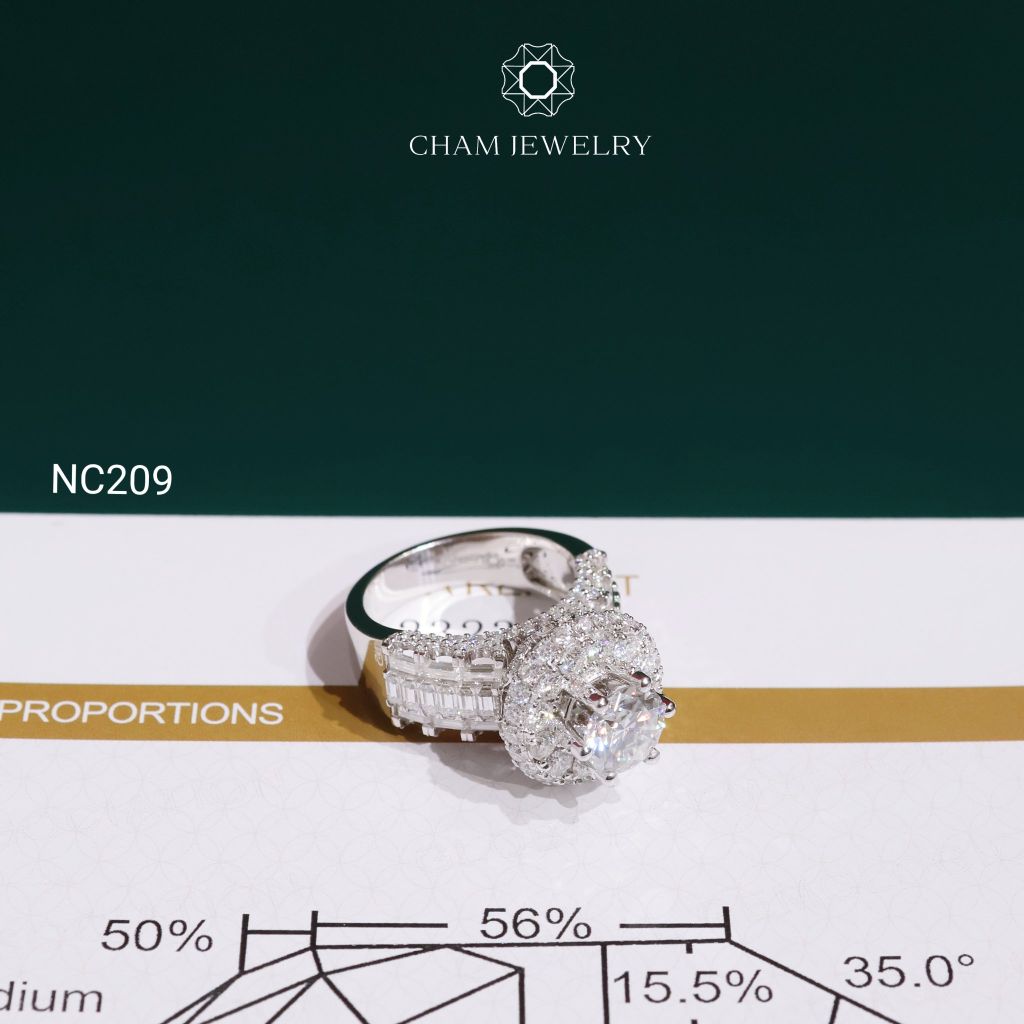 Nhẫn NC209 CHAM JEWELRY, Full Đá Moissanite Chủ 7.2mm (Barcode OCNN14)
