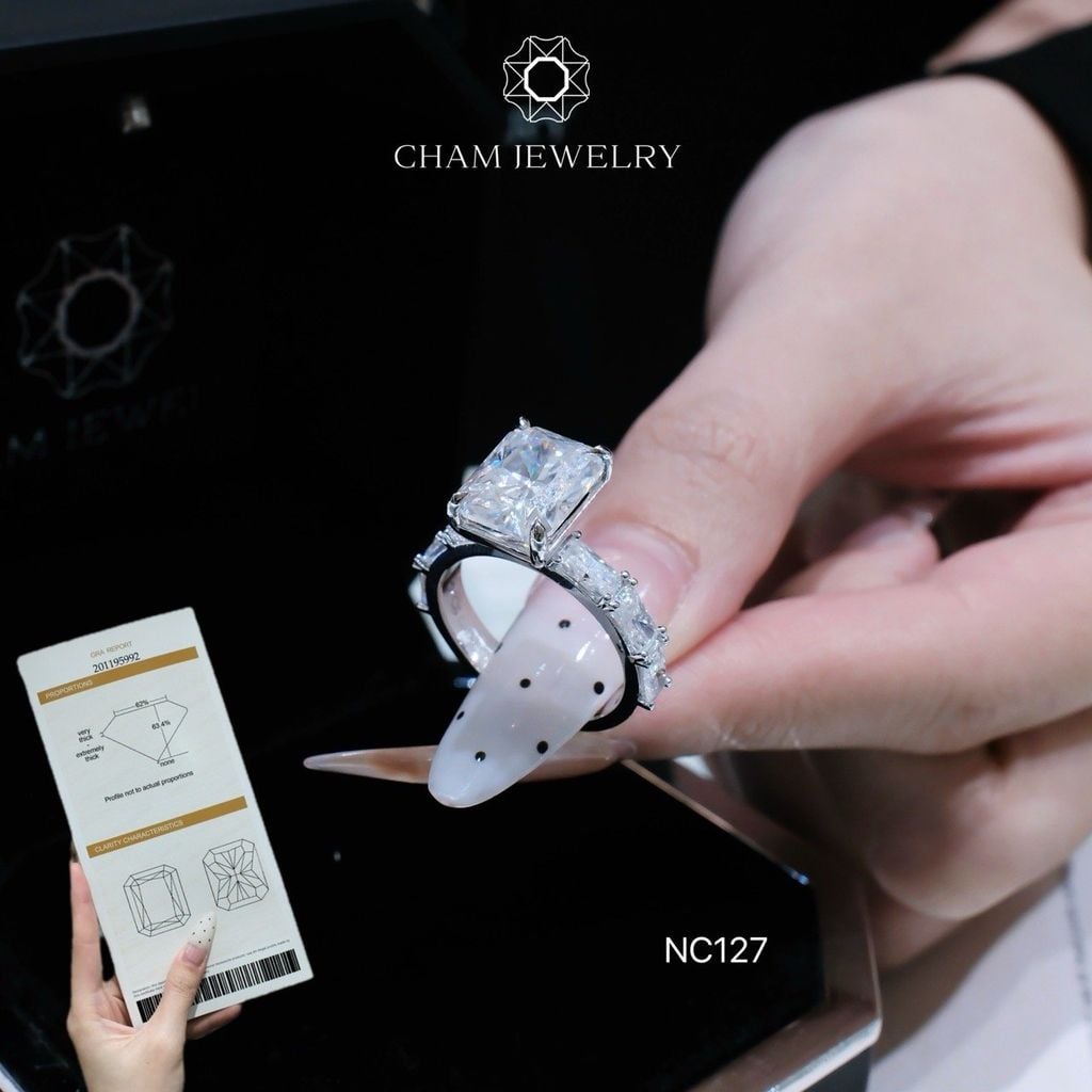Nhẫn NC127 CHAM JEWELRY, Full Đá Moissanite Chủ 8x10mm (Barcode OTN02)