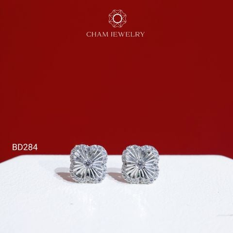 Hoa Tai BD284 CHAM JEWELRY , Hoa Tai Cỏ 4 Lá Bản 8.0mm (Barcode TBD1361).