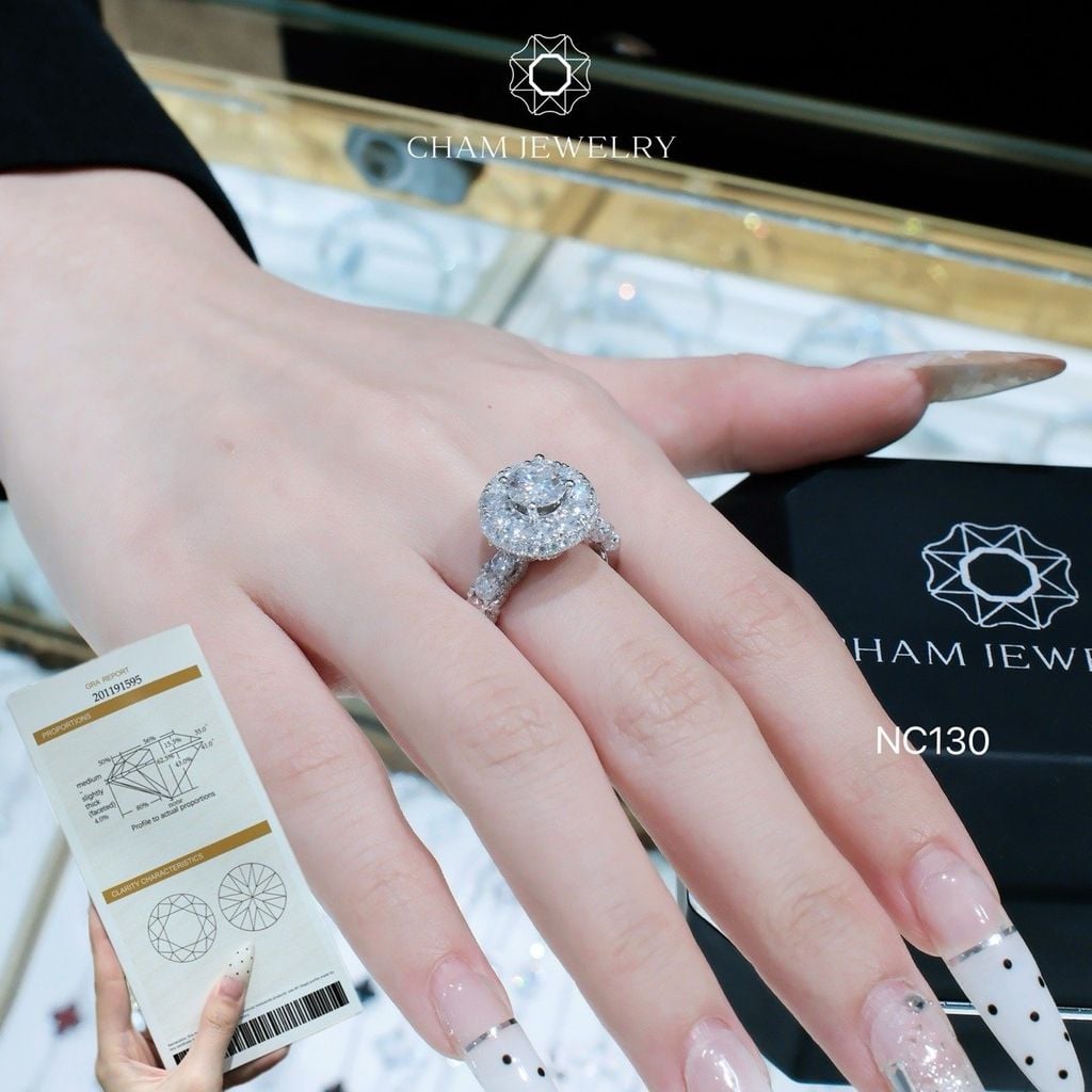 Nhẫn NC130 CHAM JEWELRY, Full Đá Moissanite Chủ 6.5mm (Barcode OTN05)