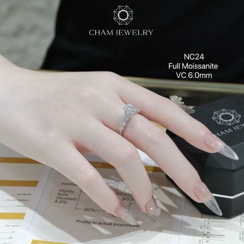 Nhẫn CHAM JEWELRY NC24 , Full Moissanite Chủ 6.0mm (Barcode TVM0001).