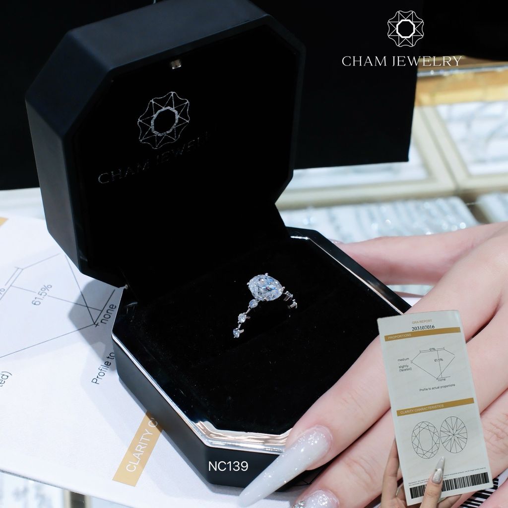 Nhẫn NC139 CHAM JEWELRY, Full Đá Moissanite Chủ Ovan 8x10mm (Barcode ONNU208)