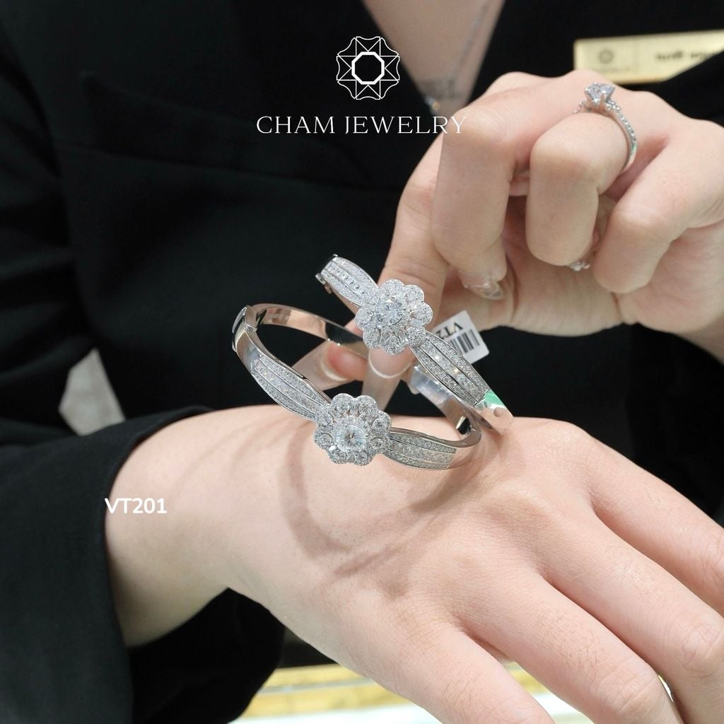 Vòng Tay VT201 CHAM JEWELRY, Vòng Xoàn Hoa Chủ 6.0mm (Barcode CV6922)