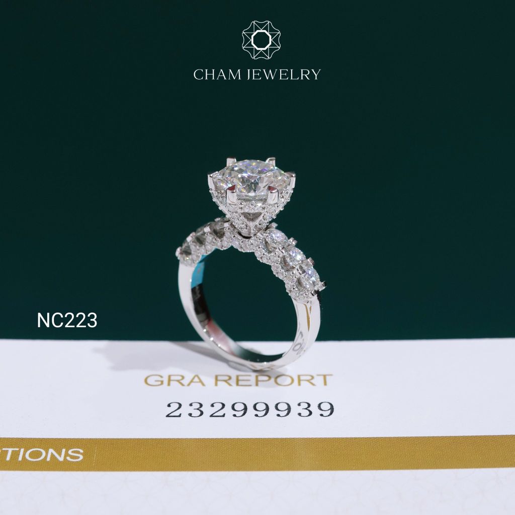 Nhẫn NC223 CHAM JEWELRY, Nhẫn Full Đá Moissanite Chủ 8.1mm (Barcode OCNN71)