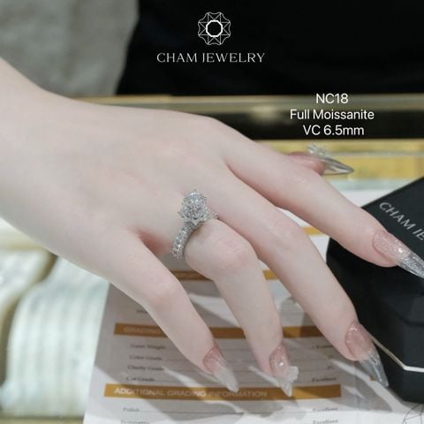 Nhẫn NC18 CHAM JEWELRY, Chủ 6.5mm Full Moissanite Cao Cấp (Barcode TVM44).