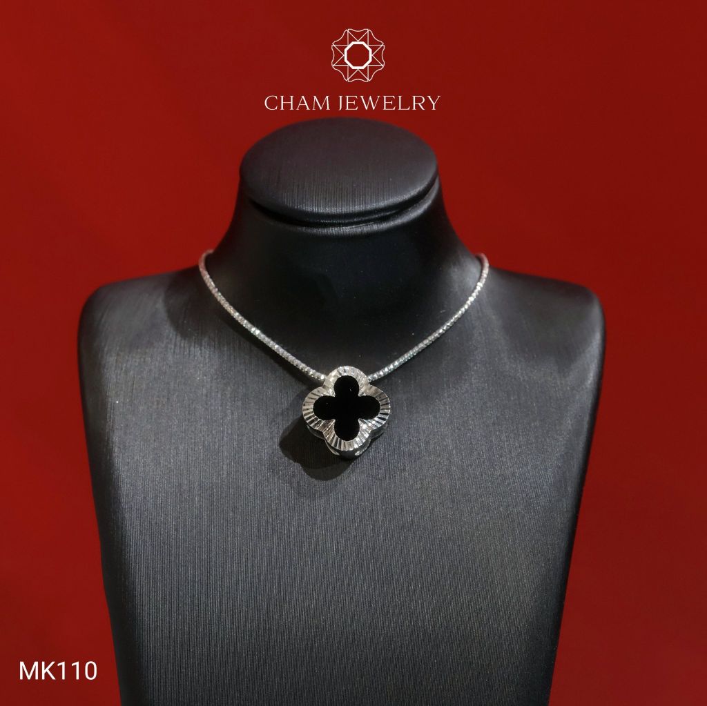 Mặt Dây Chuyền MK110 CHAM JEWELRY, Mặt Xỏ Cỏ 4 Lá Đen Bản 10.0mm Viền Chạm Máy (Barcode TMX408).