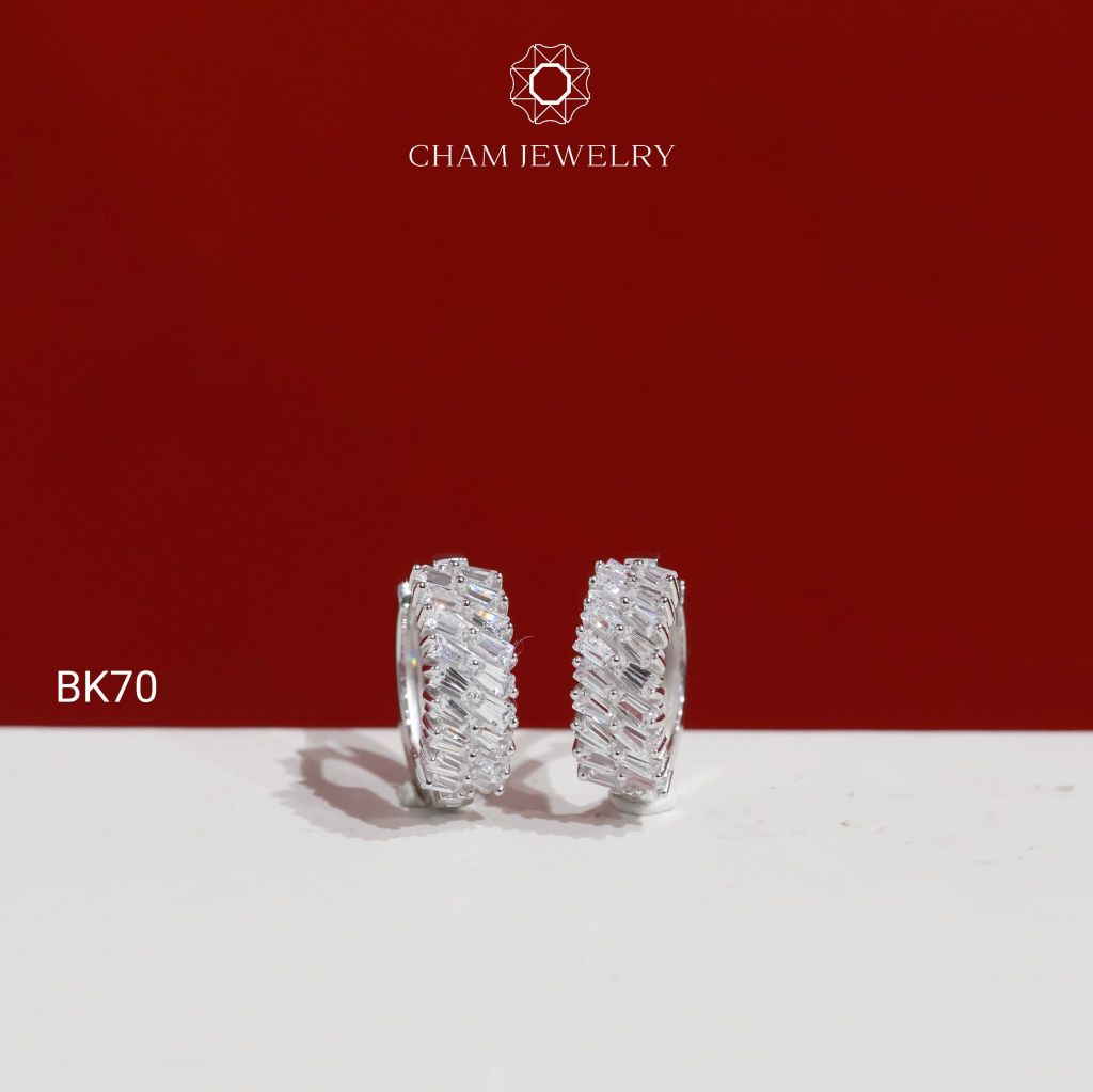 Hoa Tai BK70 CHAM JEWELRY, Hoa Tai Khoen Đá Barget Bản 4.5mm (Barcode TBK107).