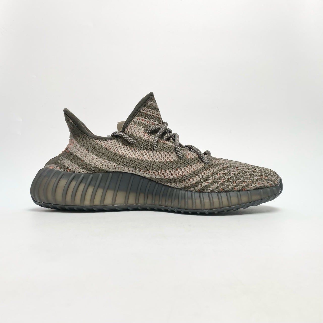  ADIDAS YEEZY BOOST 350 V2 CARBON BELUGA HQ7045 