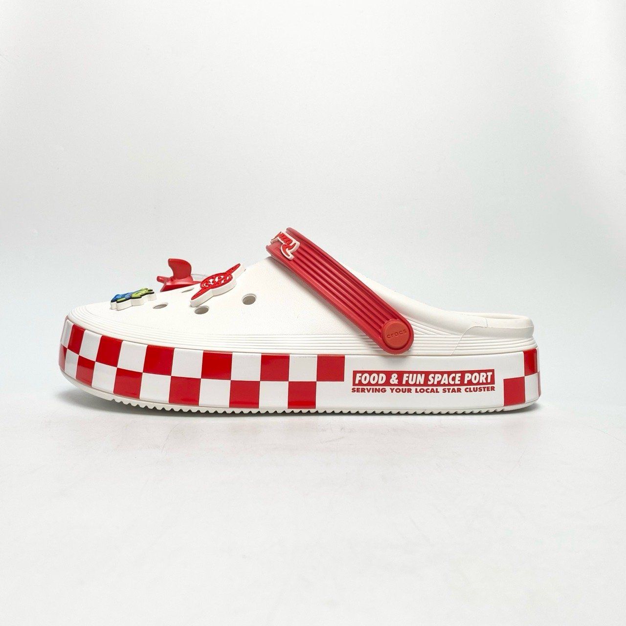  CROCS OFF-COURT CLOG X TOY STORY PIZZA PLANET 209816-100 