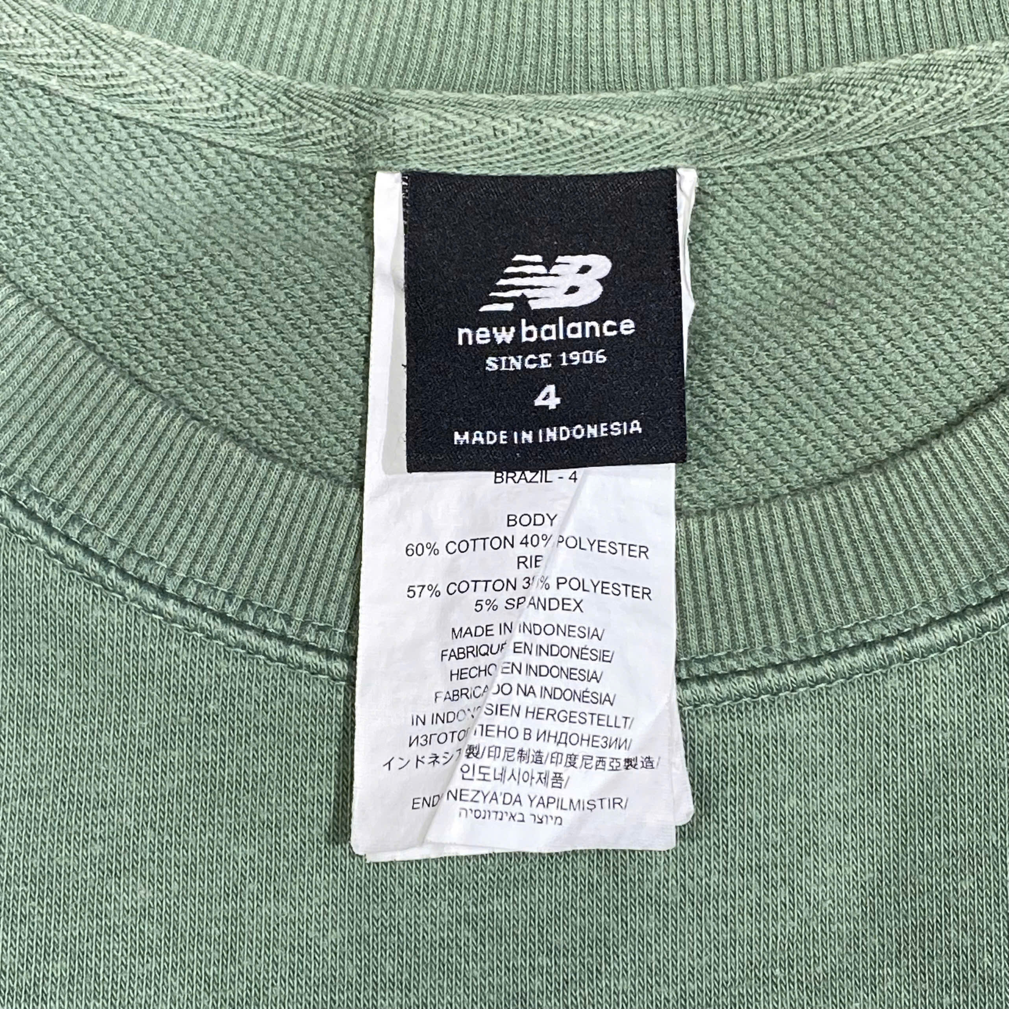  NEW BALANCE ESSENTIALS UNI-SSENTIALS SWEATSHIRT CREW UT21501 