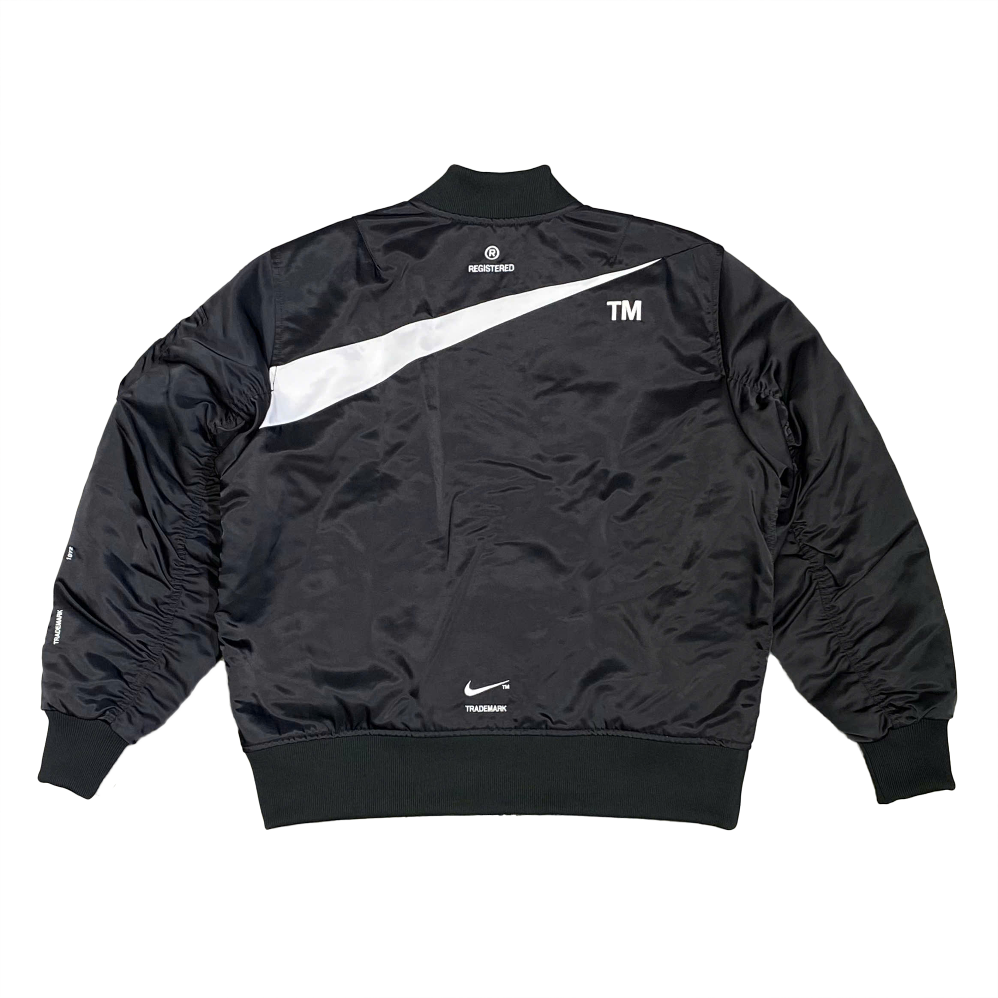  NIKE SPORTSWEAR SWOOSH THERMA-FIT JACKET DR7021-010 