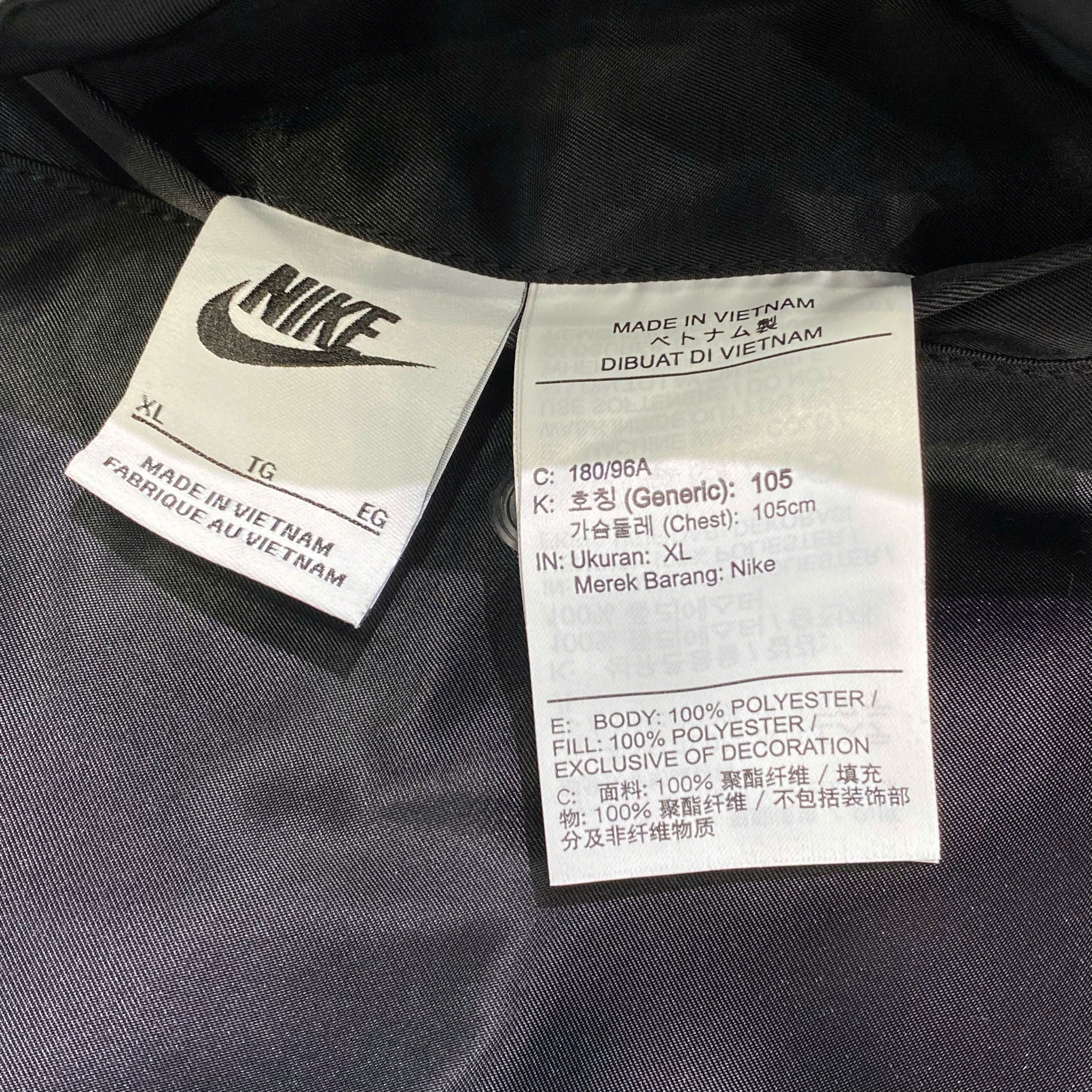  NIKE SPORTSWEAR SWOOSH THERMA-FIT JACKET DR7021-010 