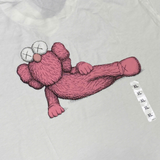  KAWS X UNIQLO UT GRAPHIC WHITE T SHIRT 