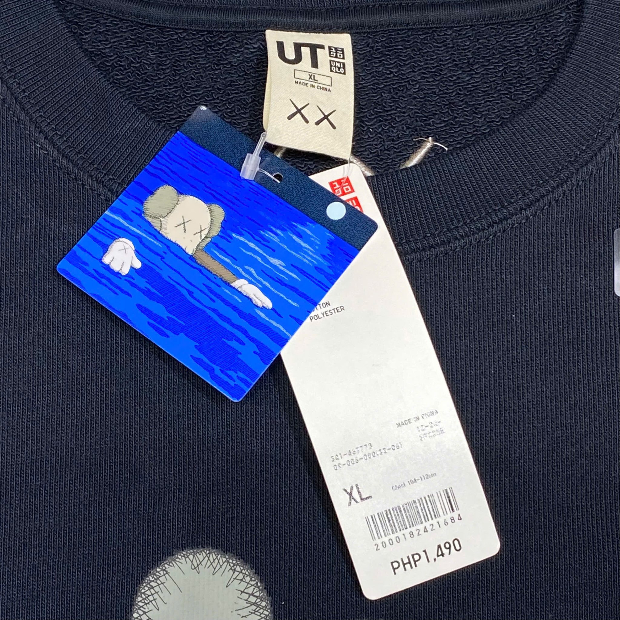  KAWS X UNIQLO LONGSLEEVE SWEATSHIRT BLACK 