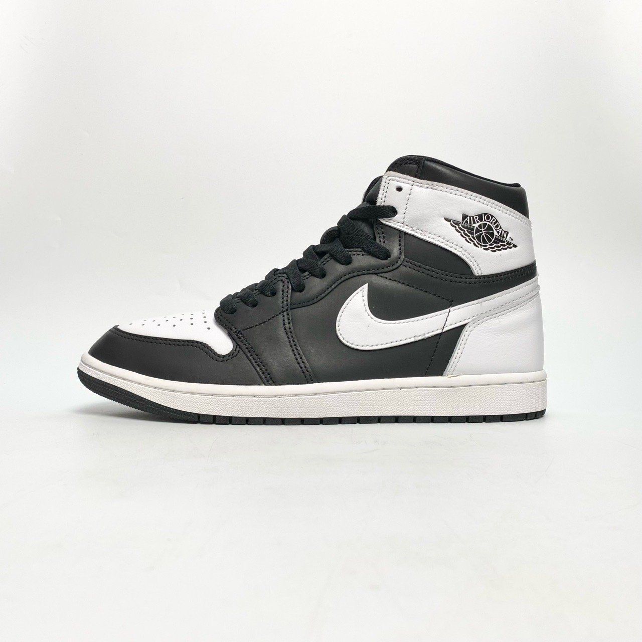  NIKE AIR JORDAN 1 RETRO HIGH OG BLACK WHITE DZ5485-010 