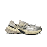  NIKE V2K RUN SUMMIT WHITE METALLIC SILVER FD0736-100 