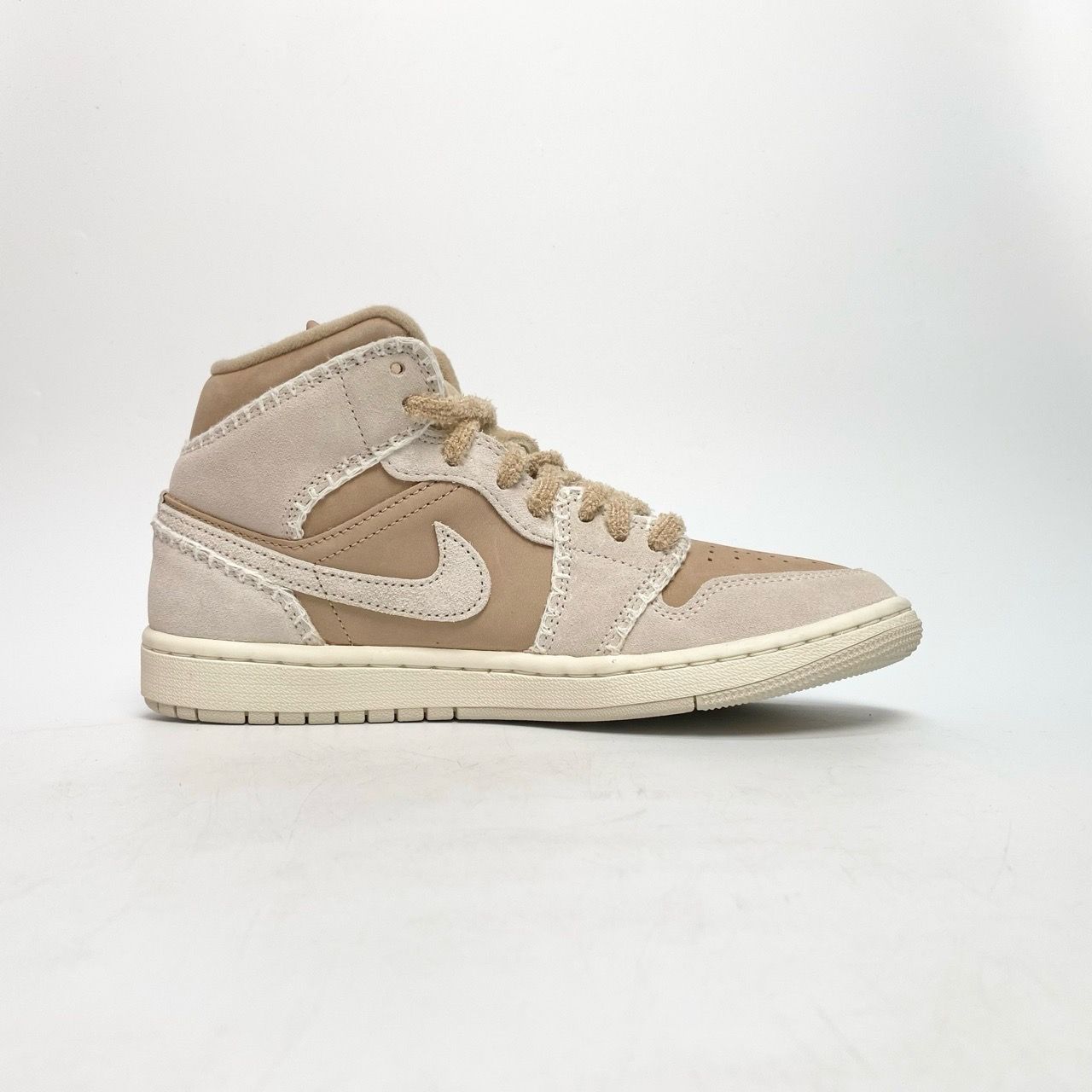  NIKE AIR JORDAN 1 MID SE COZY GIRL HV4269-200 