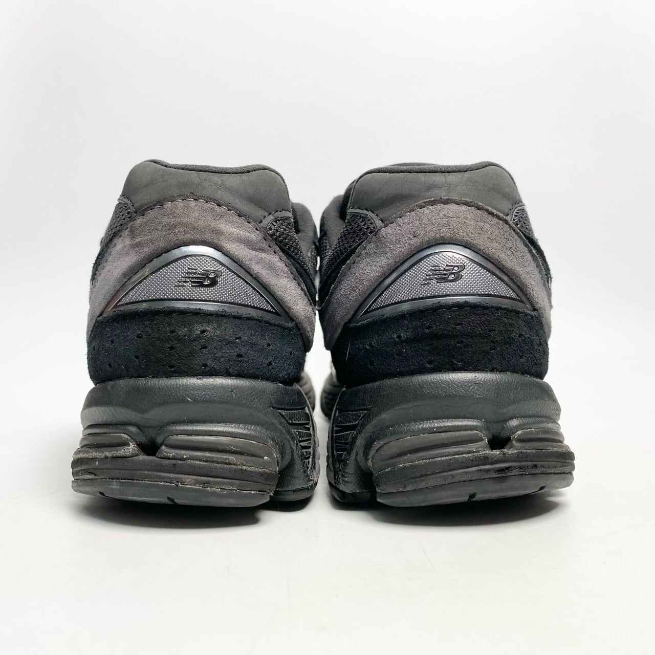  GIÀY NEW BALANCE 2002R TRIPLE BLACK SUEDE U2002RBL 