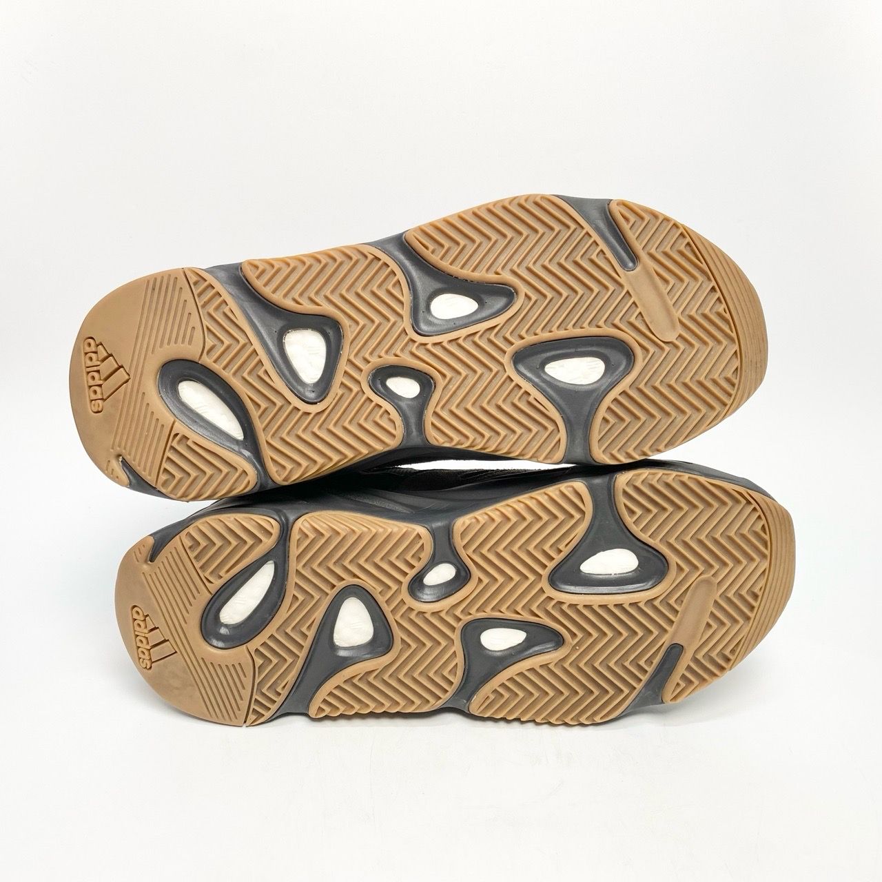  ADIDAS YEEZY BOOST 700 UTILITY BLACK FV5304 