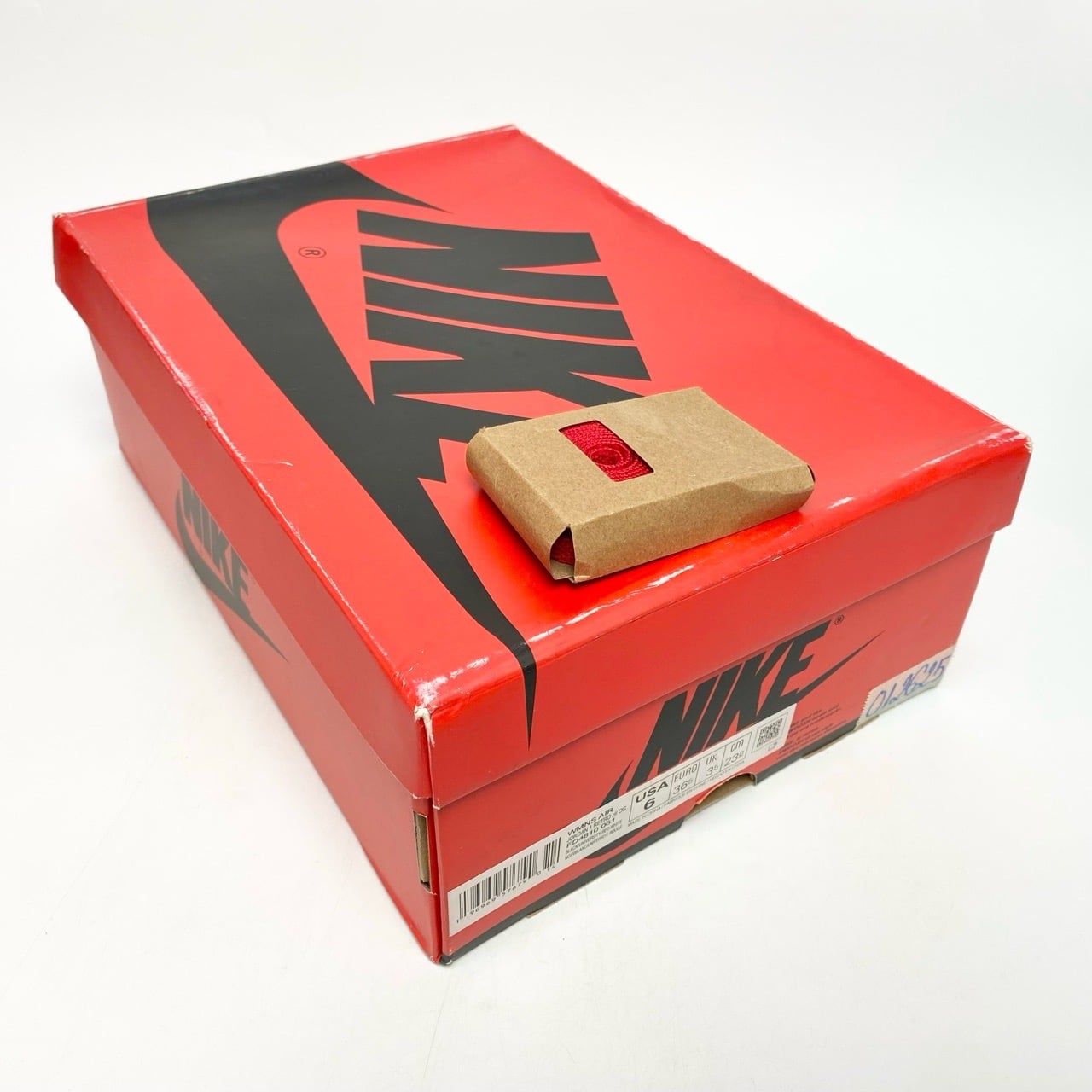  NIKE AIR JORDAN 1 RETRO HIGH OG SATIN BRED FD4810-061 