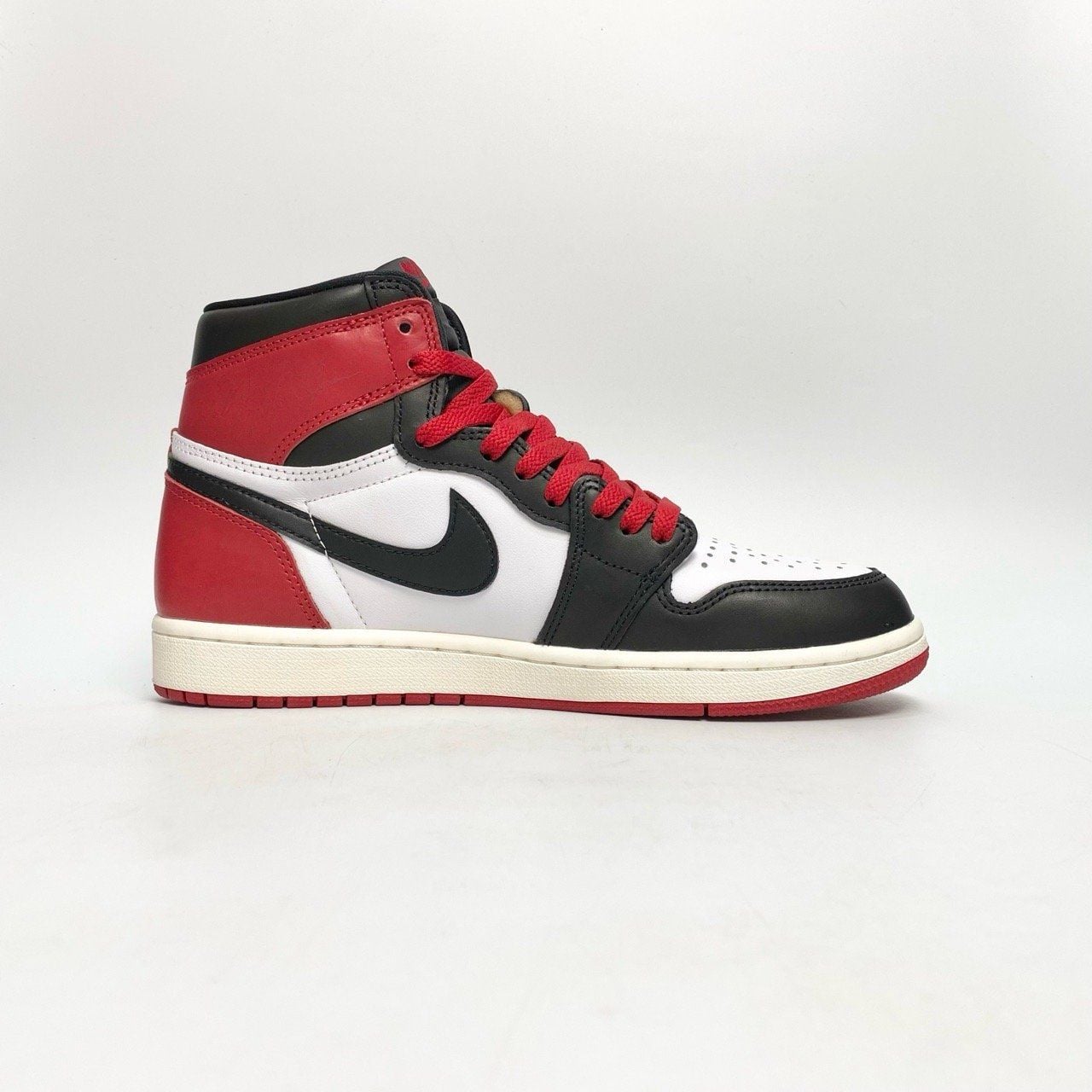  NIKE AIR JORDAN 1 RETRO HIGH OG BLACK TOE REIMAGINED DZ5485-106 