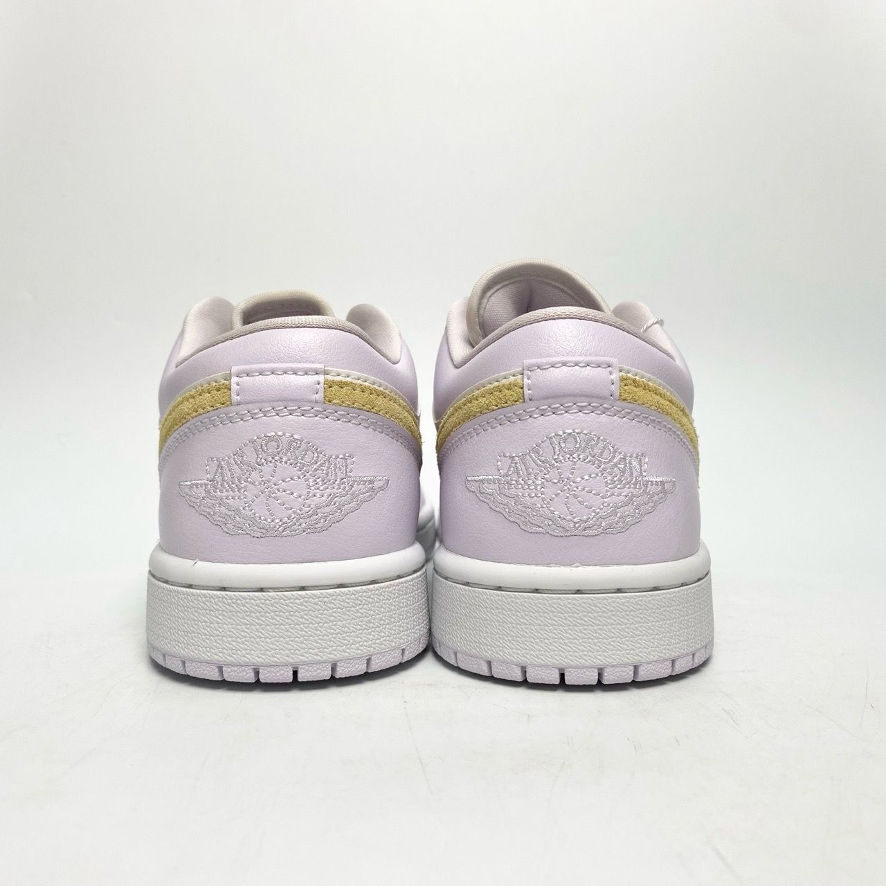  NIKE AIR JORDAN 1 LOW BARELY GRAPE DC0774-501 