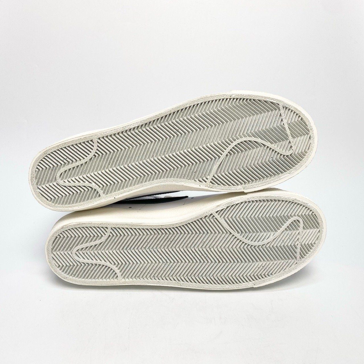  NIKE BLAZER MID ’77 VINTAGE WHITE BLACK BQ6806-100 