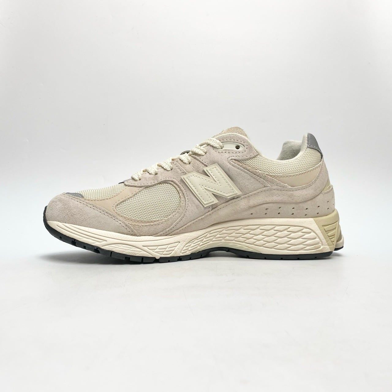  NEW BALANCE 2002R OFF WHITE M2002RCC 