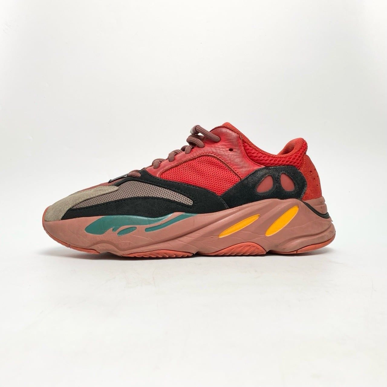  ADIDAS YEEZY BOOST 700 HI-RES RED HQ6979 