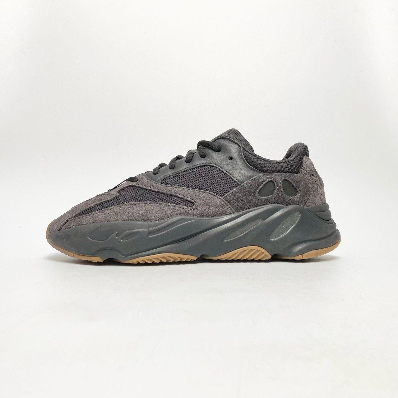  ADIDAS YEEZY BOOST 700 UTILITY BLACK FV5304 