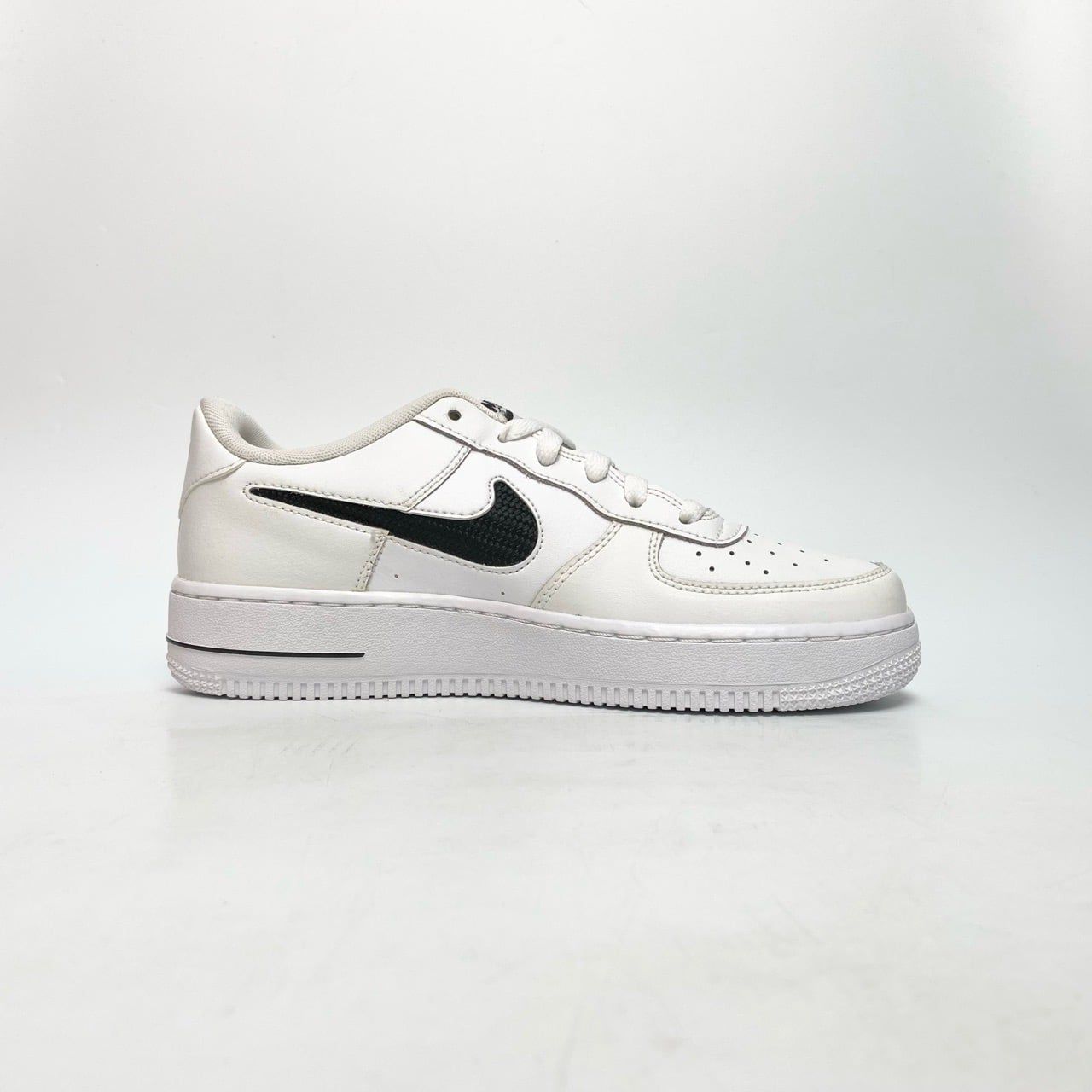  NIKE AIR FORCE 1 LOW 07 WHITE BLACK (GS) DB2616-100 