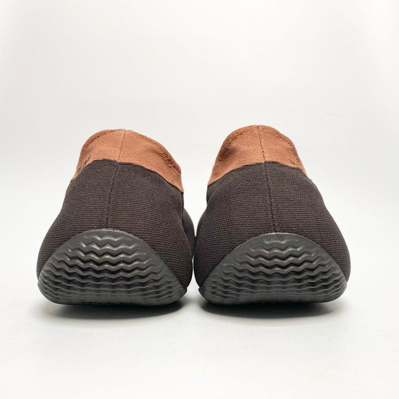  ADIDAS YEEZY KNIT RUNNER STONE CARBON GY1759 