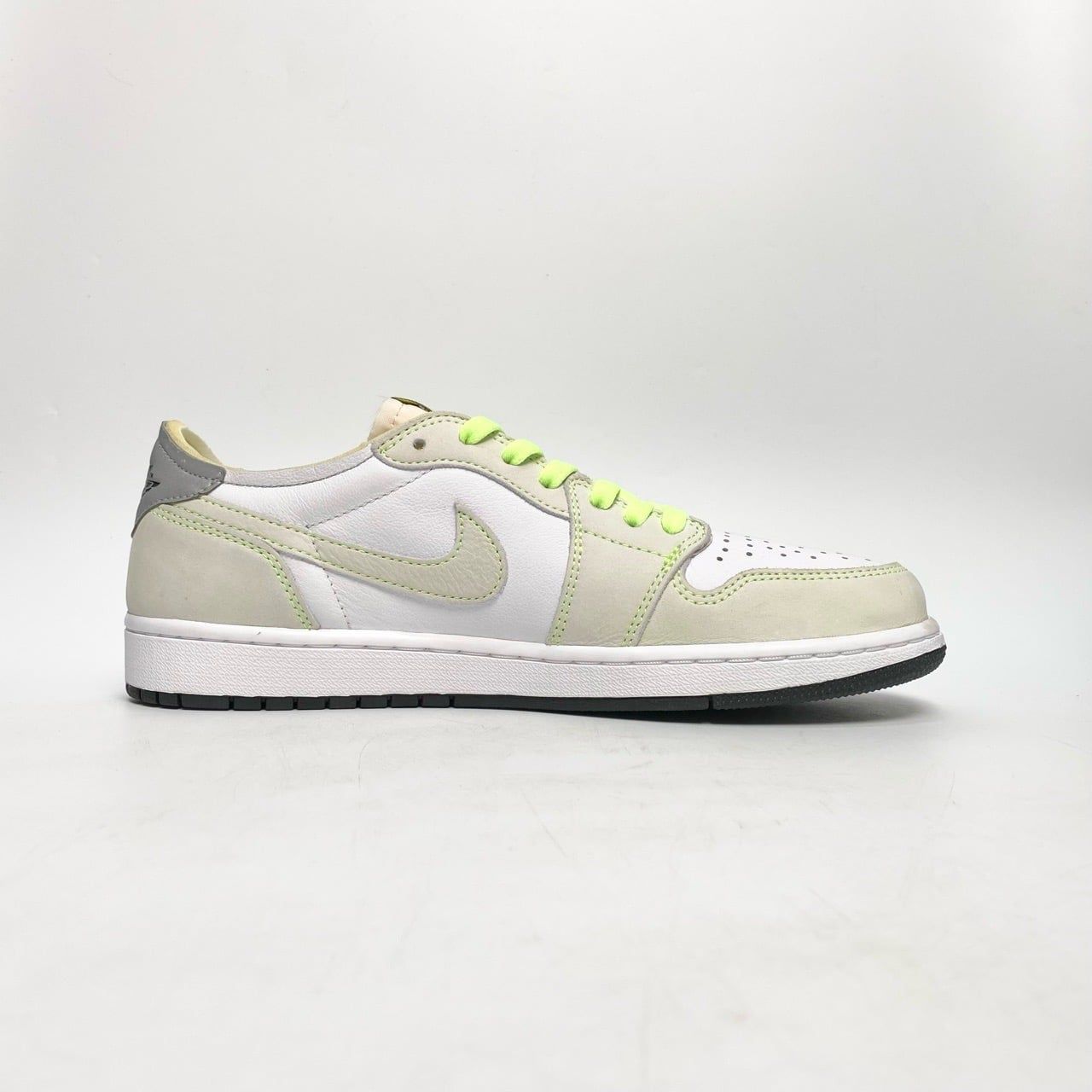  NIKE AIR JORDAN 1 LOW OG GHOST GREEN DM7837-103 