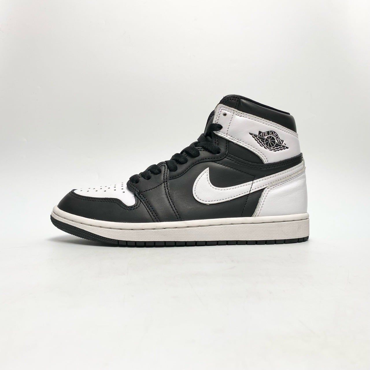  NIKE AIR JORDAN 1 RETRO HIGH OG BLACK WHITE DZ5485-010 