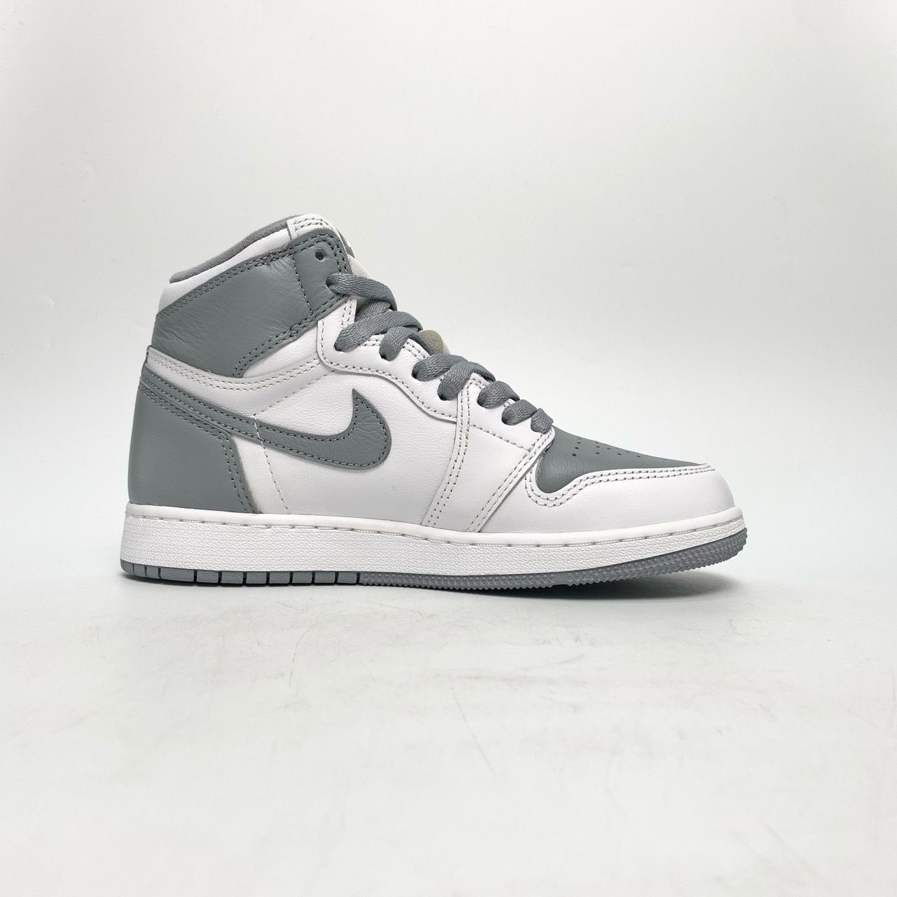  NIKE AIR JORDAN 1 RETRO HIGH OG STEALTH 575441-037 