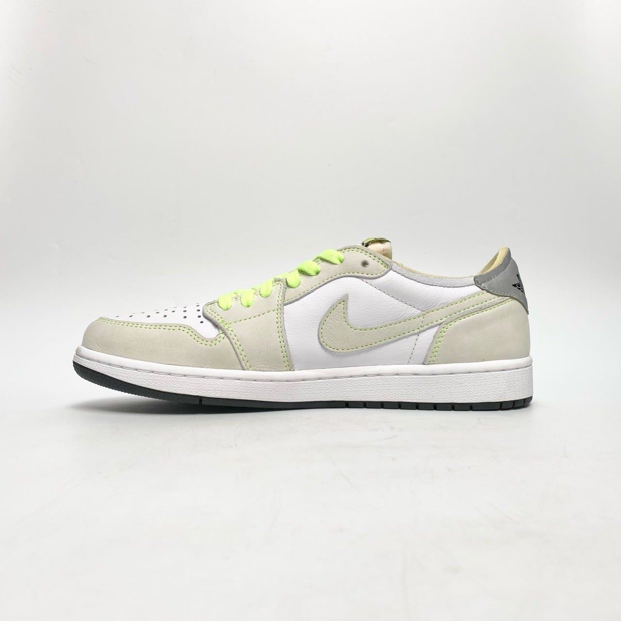  NIKE AIR JORDAN 1 LOW OG GHOST GREEN DM7837-103 