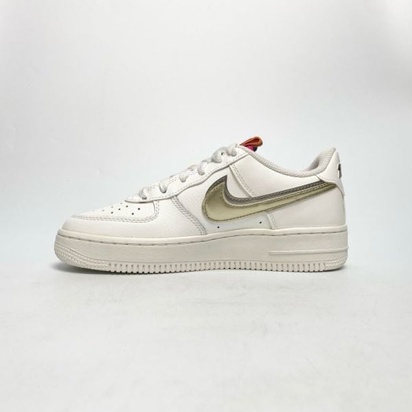  NIKE AIR FORCE 1 LOW SILVER GOLD DH9595-001 