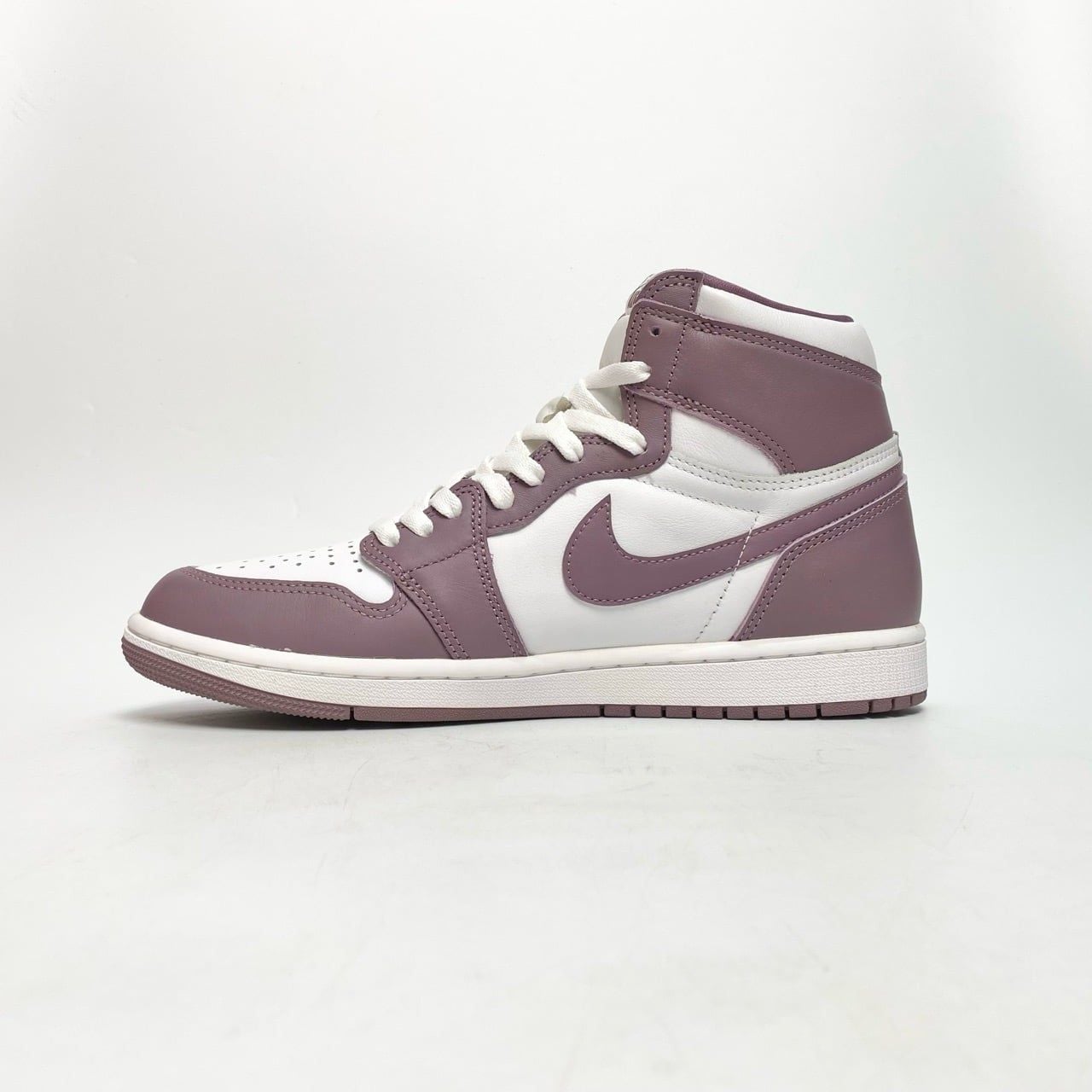  NIKE AIR JORDAN 1 RETRO HIGH OG MAUVE DZ5485-105 