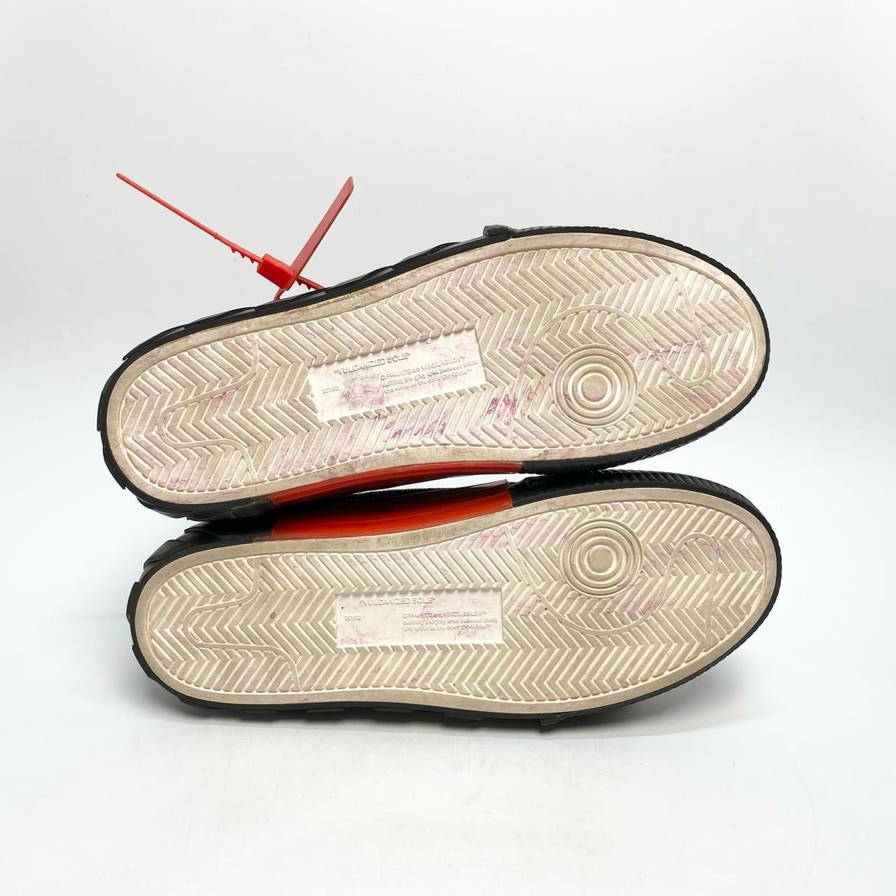 OFF-WHITE VULC LOW BLACK OMIA085R20 C210501010 