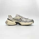  NIKE V2K RUN SUMMIT WHITE METALLIC SILVER FD0736-100 