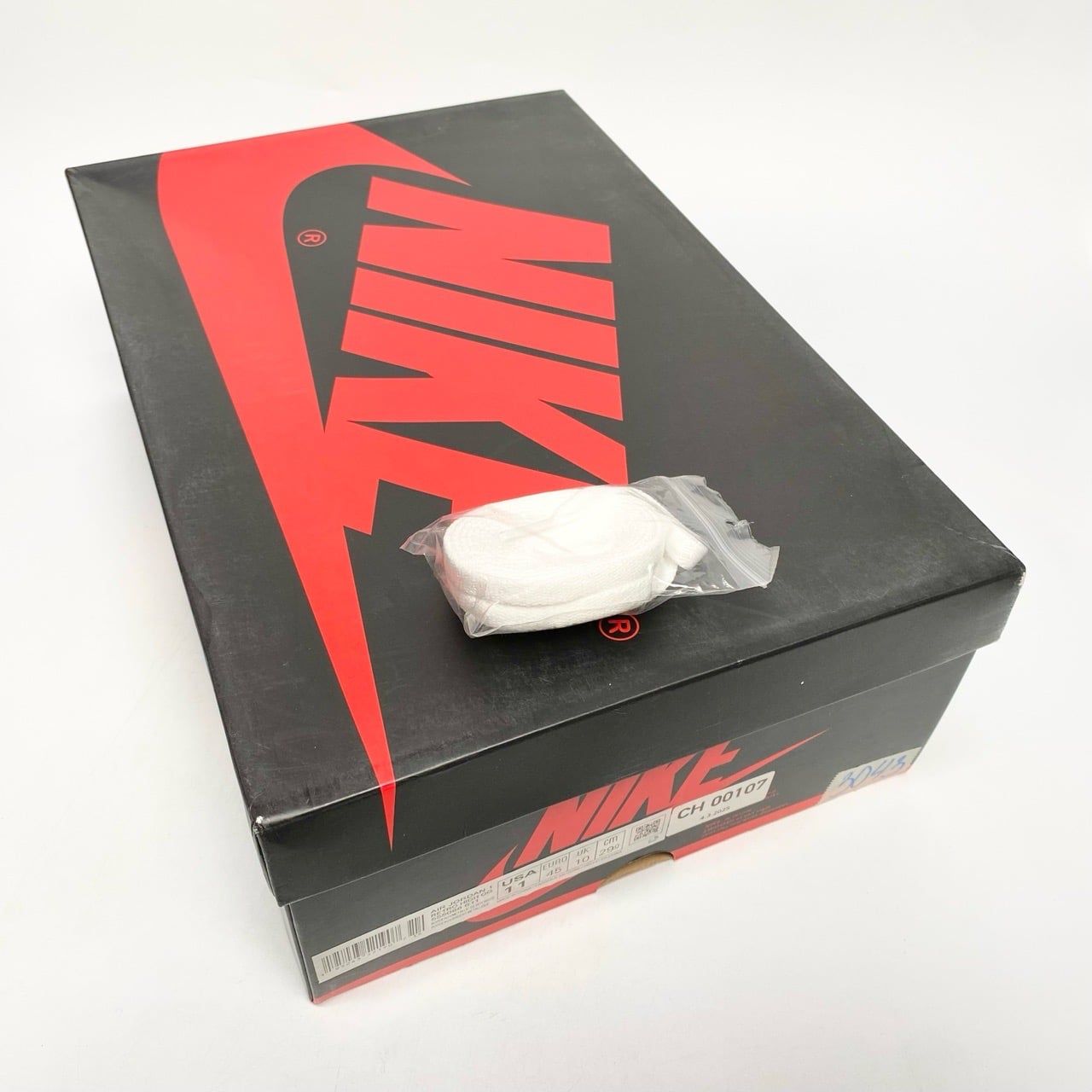  NIKE AIR JORDAN 1 RETRO HIGH OG BORDEAUX 555088-611 