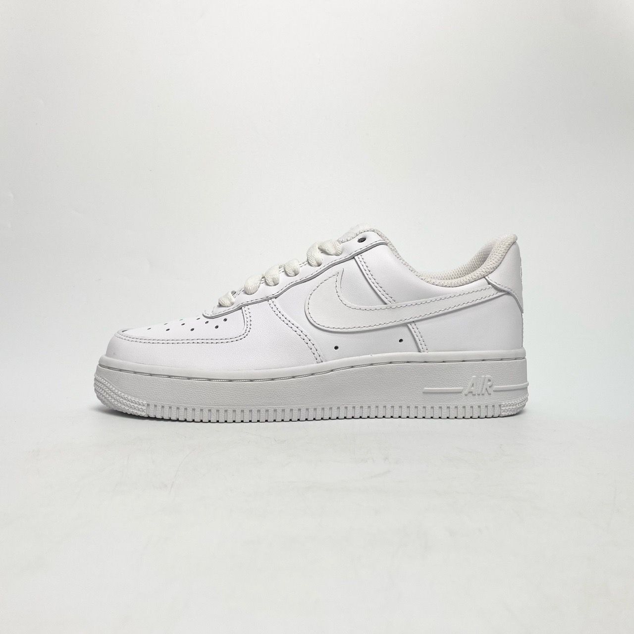  NIKE AIR FORCE 1 W '07 TRIPLE WHITE DD8959-100 